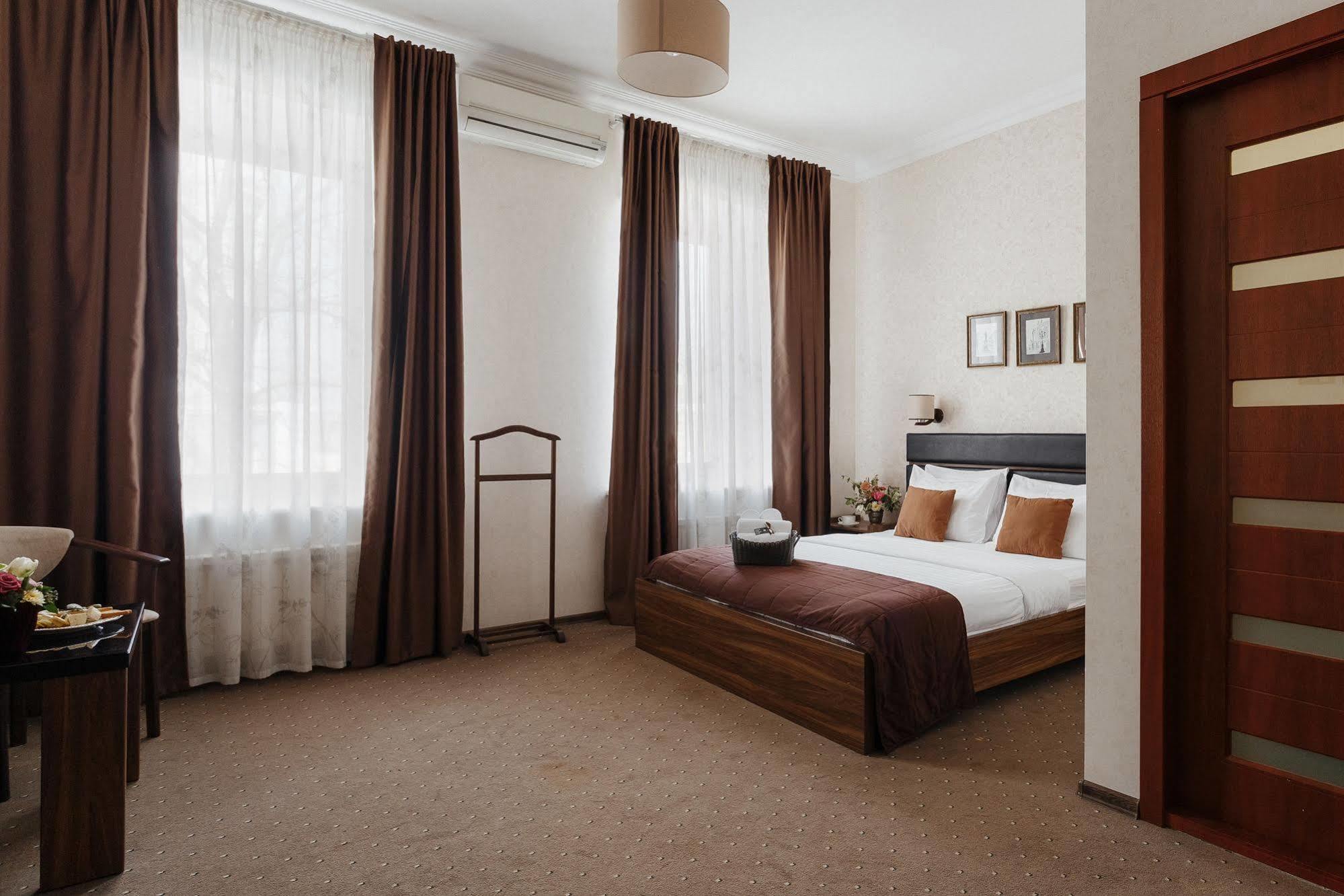 Noname Hotel Odessa ภายนอก รูปภาพ