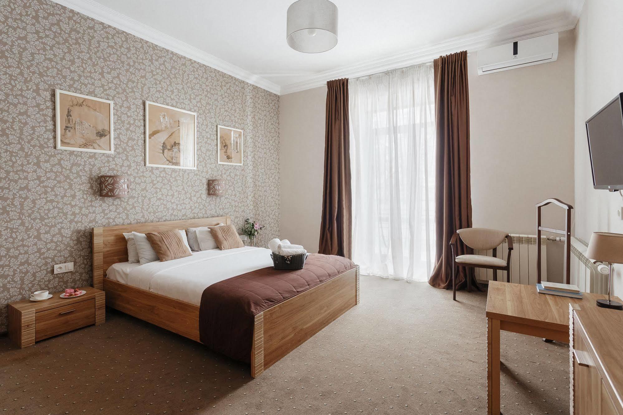 Noname Hotel Odessa ภายนอก รูปภาพ