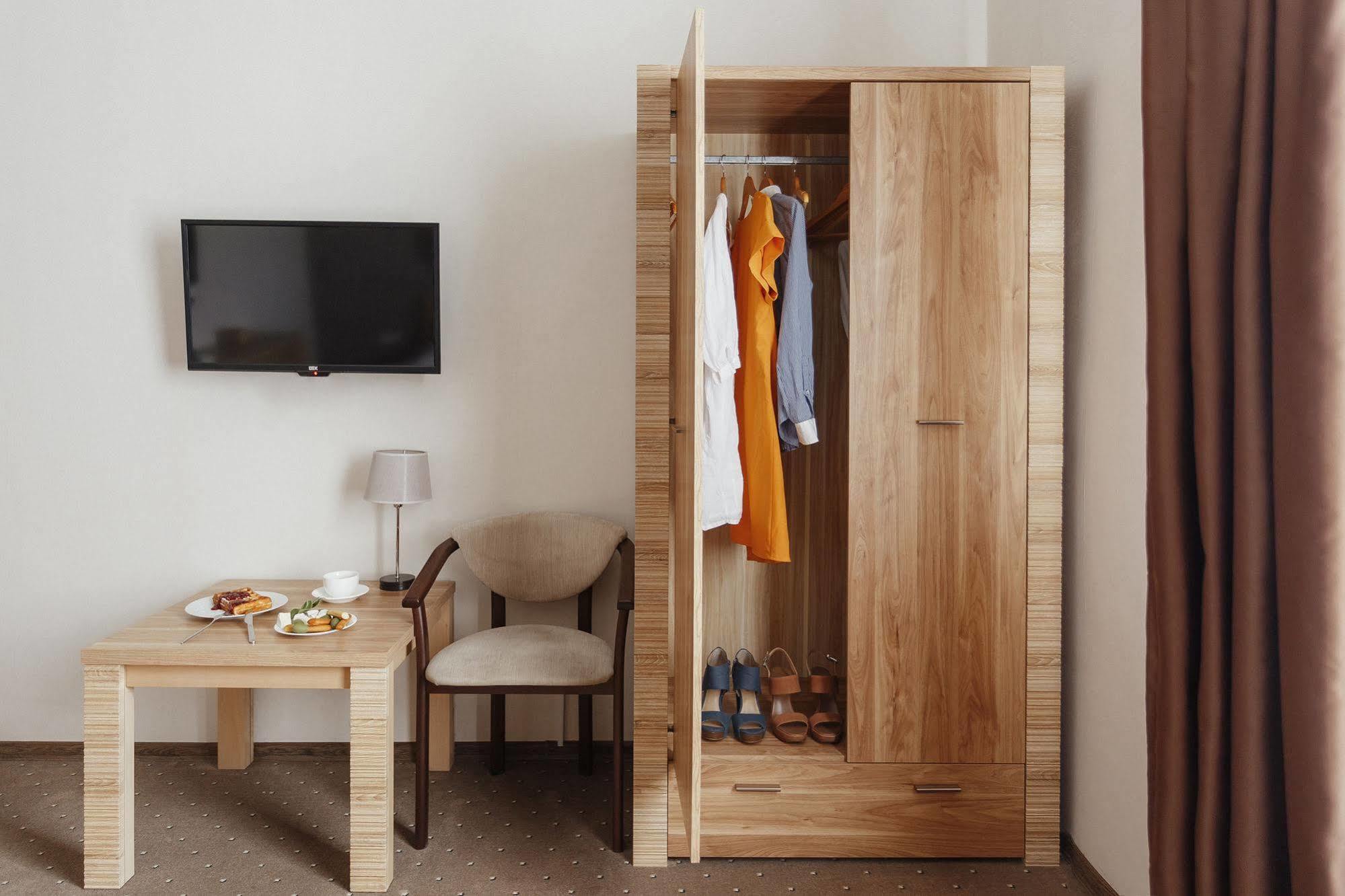 Noname Hotel Odessa ภายนอก รูปภาพ