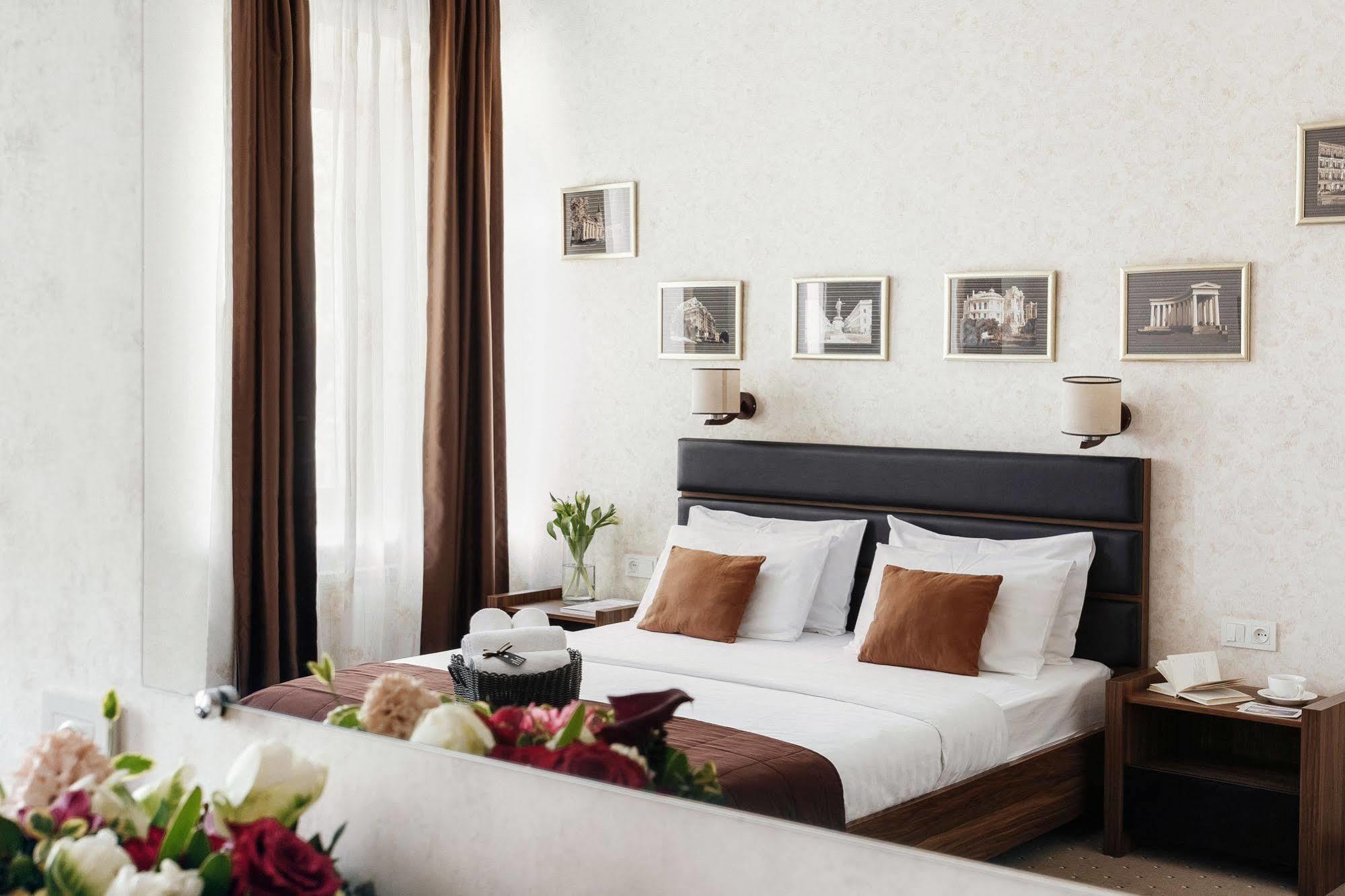 Noname Hotel Odessa ภายนอก รูปภาพ