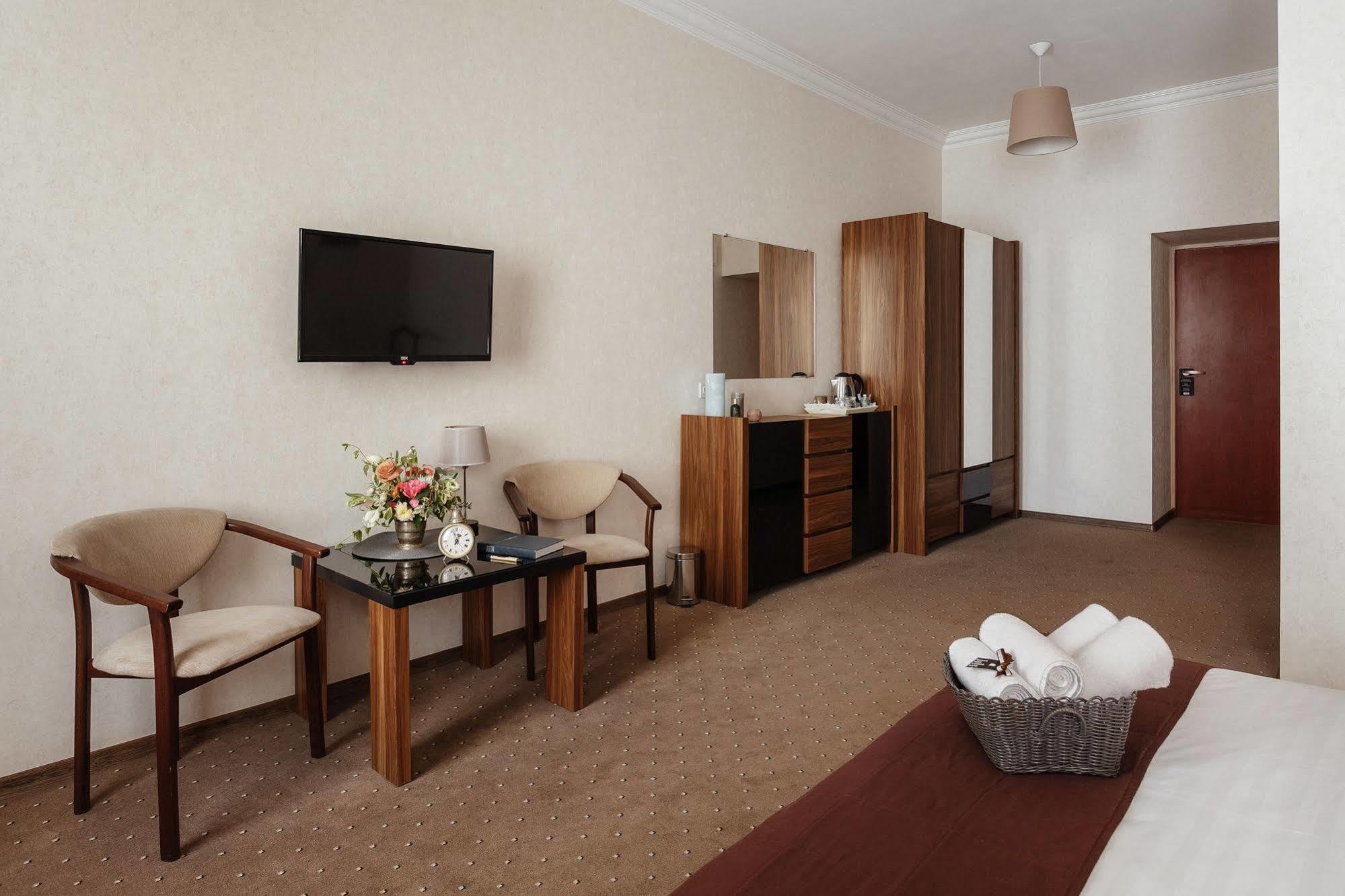 Noname Hotel Odessa ภายนอก รูปภาพ